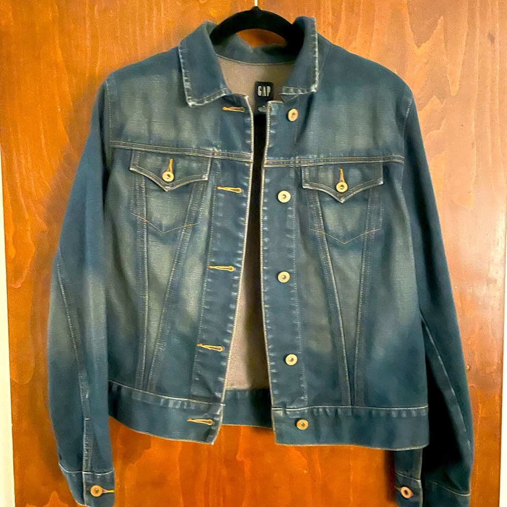 Gap women’s jean jacket medium
